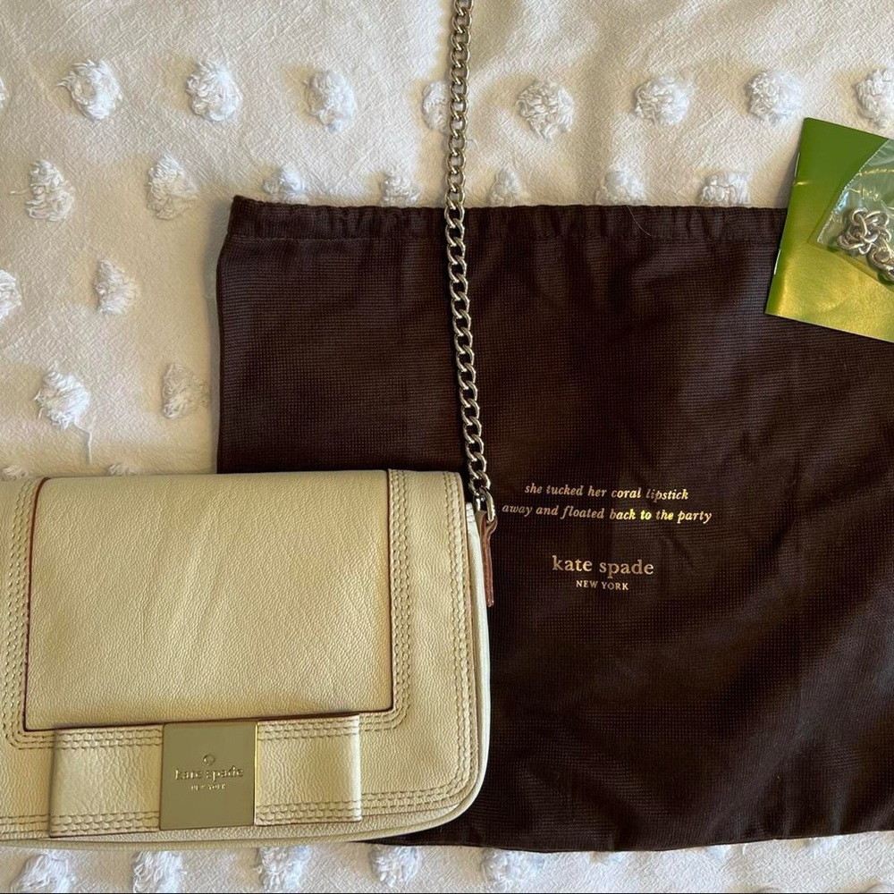 Kate Spade New York cream purse with dust bag
